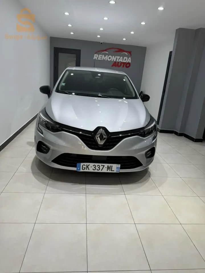 RENAULT CLIO 2022