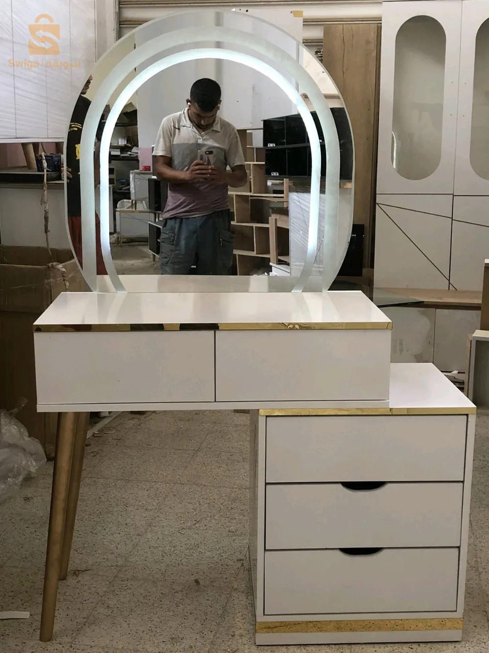 بيع وصناعة جميع انواع الأثاث العصري