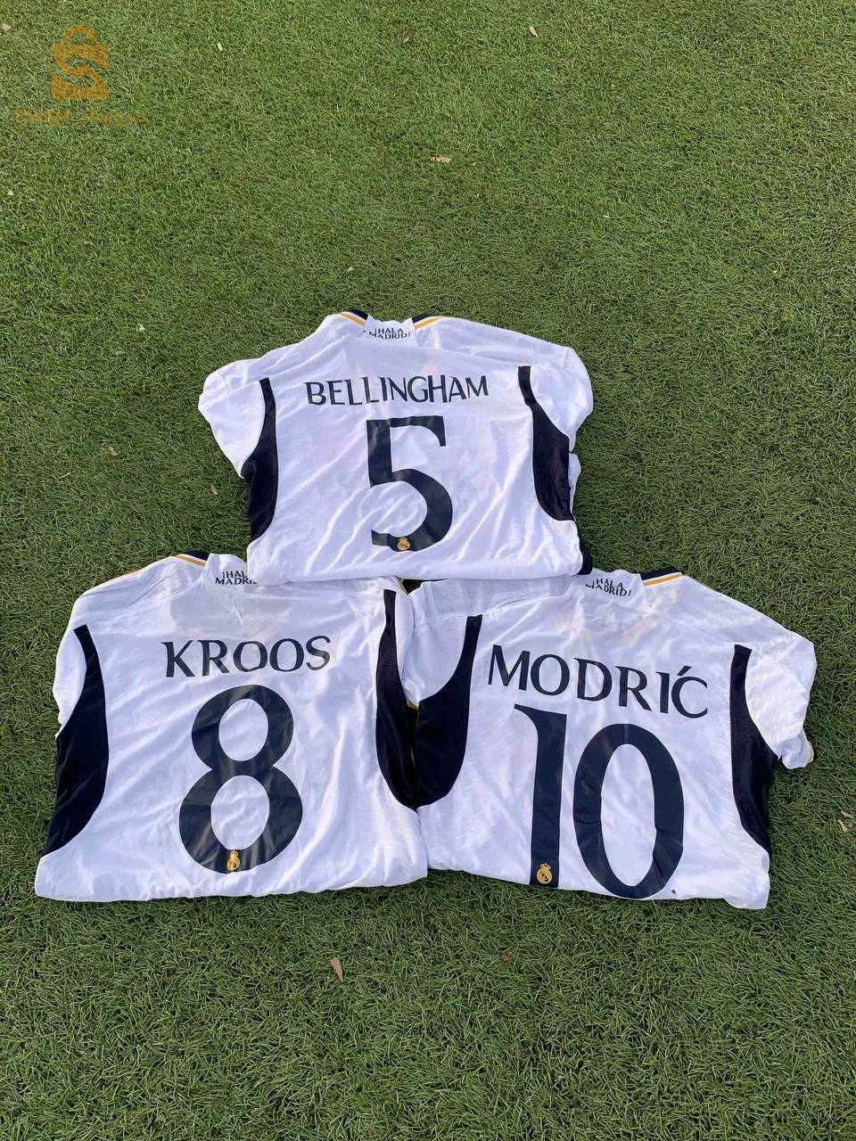 t-shirt Real Madrid 2024 simple et personnalisé