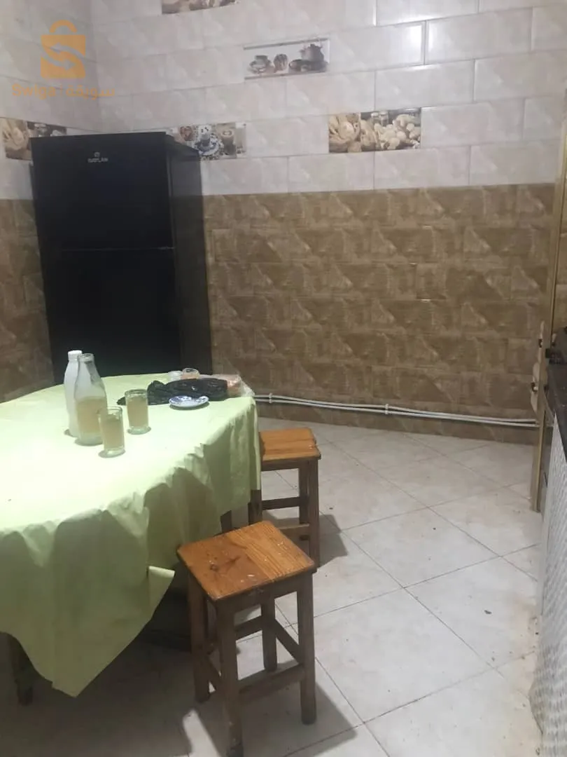 دار للبيع ف حمادي بن واضح من ثلاث طوابق