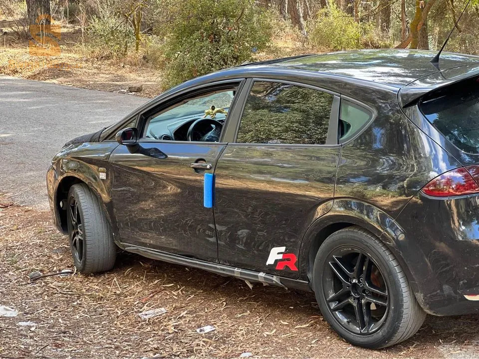 Lyon fr 2L 140 mchya 400fiha motr mhtot fiha chwiya sbgh t3a tndf smou 130