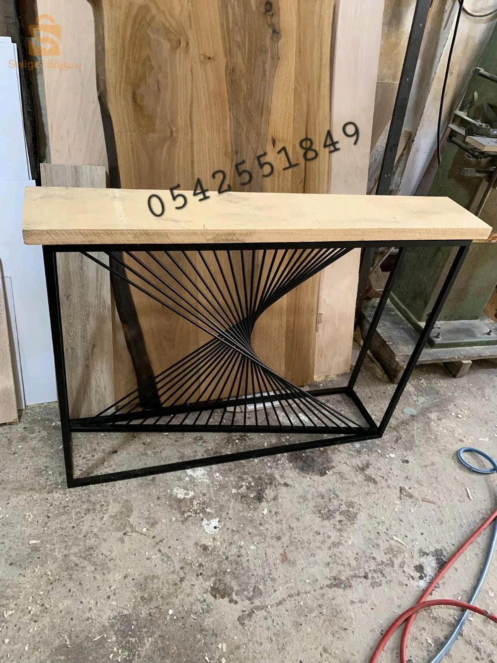 طاولات حسب الطلب