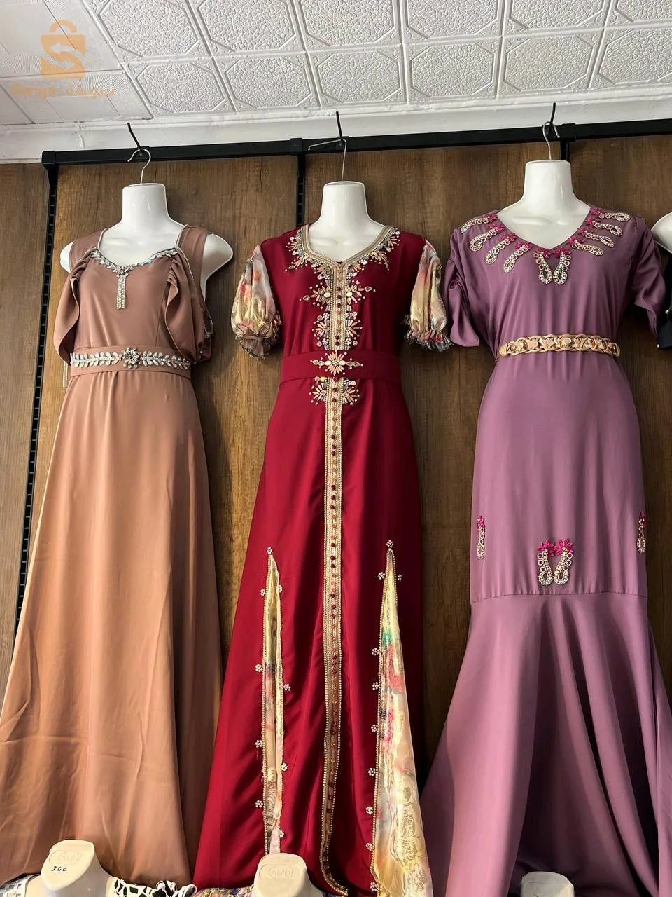 ملابس نسائية