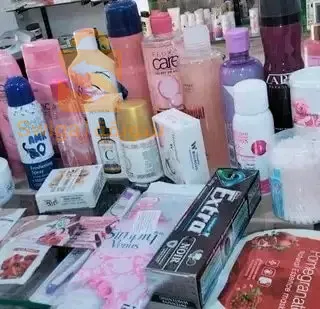 ملابس ومكياج