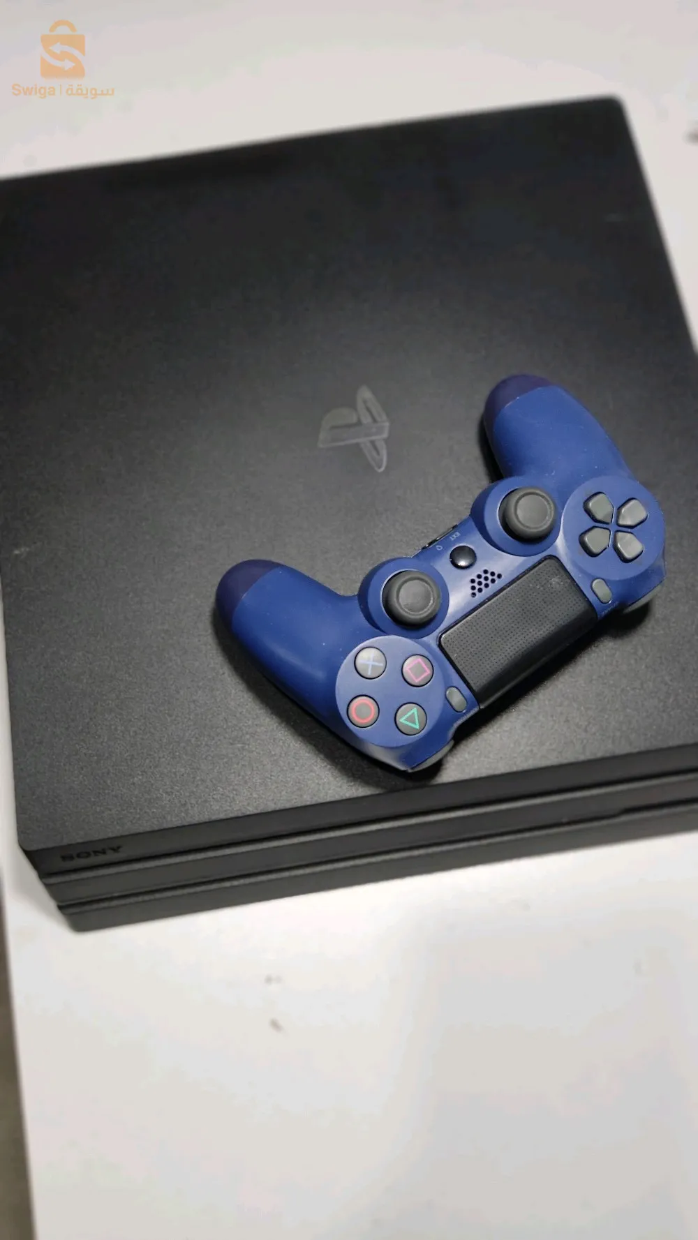 Ps4 pro flache+ 2 manett