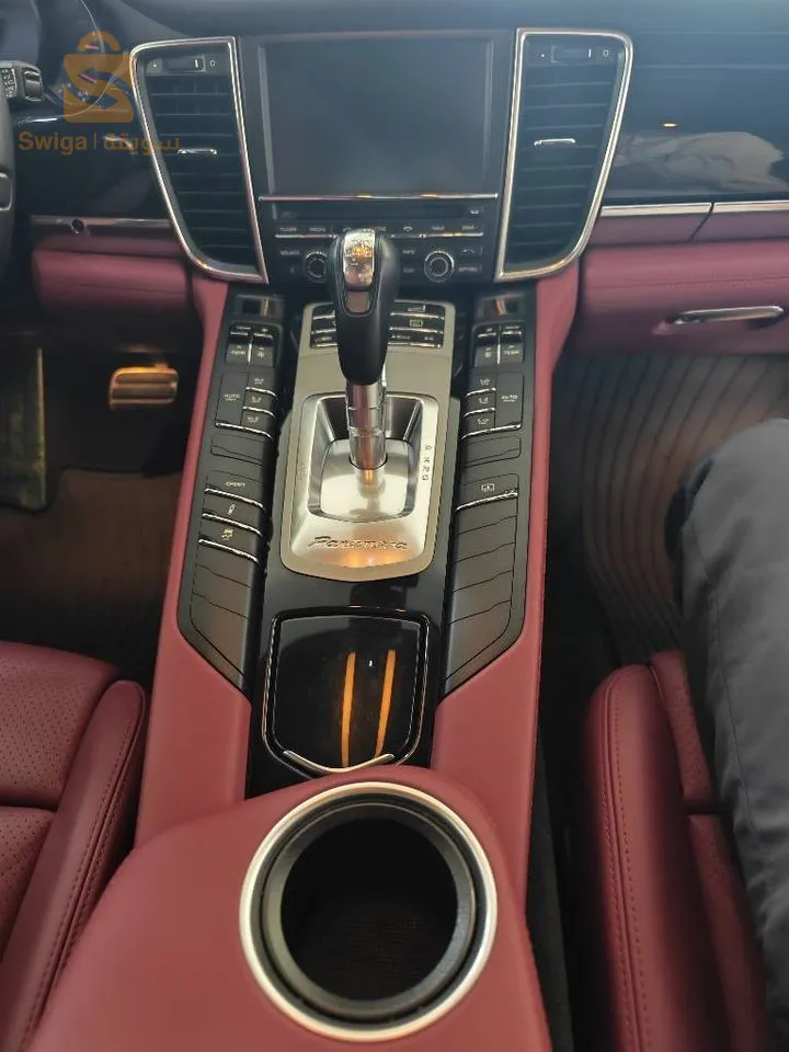 PORSHE panamera 2017 3L v6 dies 9000km