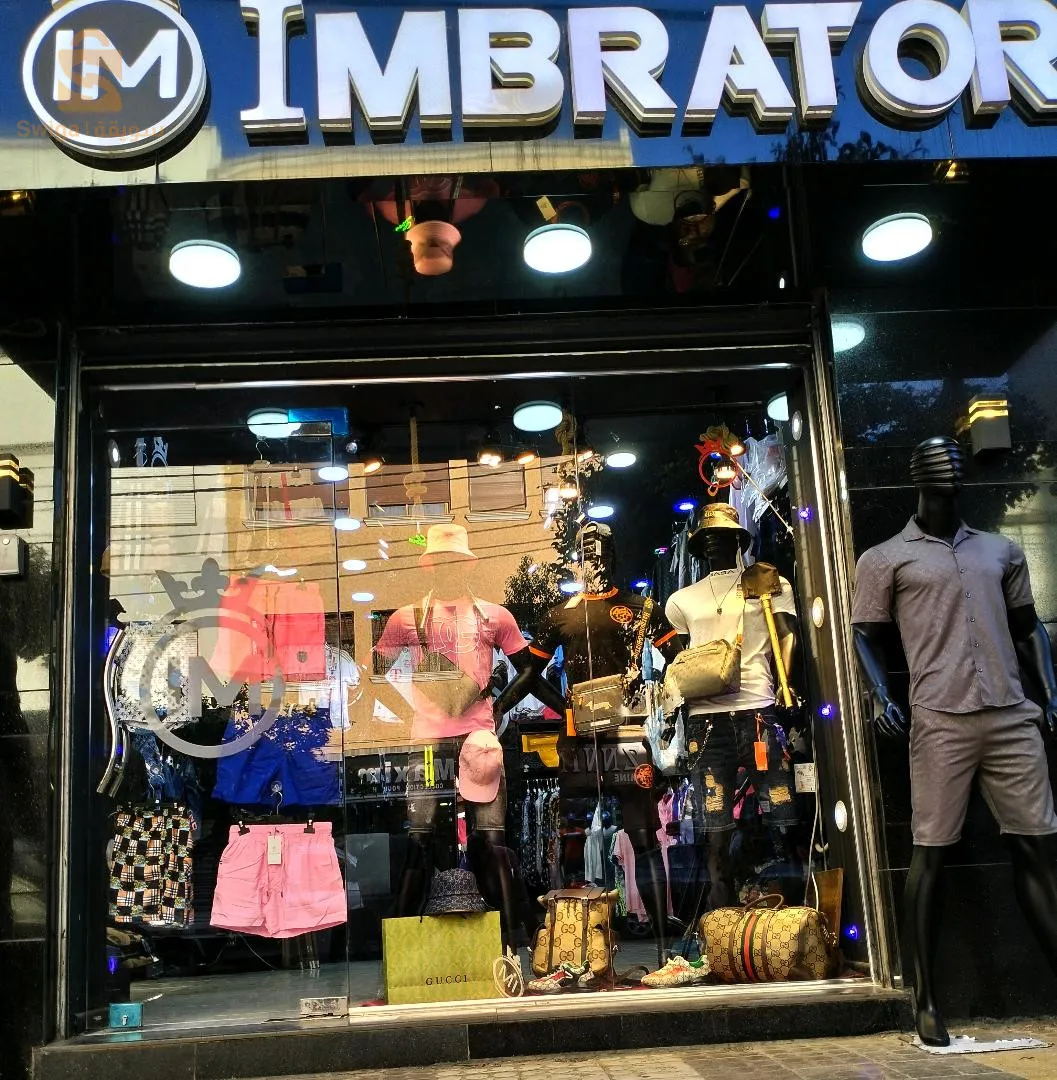 محل للبيع في وهران. على الطريق الرئيسي شوبو مكان تجاري بإمتياز