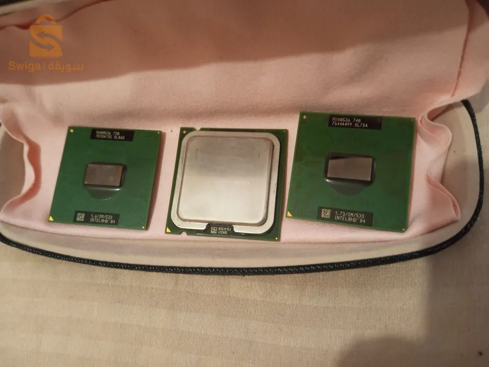 Vend 3 Proceseurs 2 Celeron e1P4