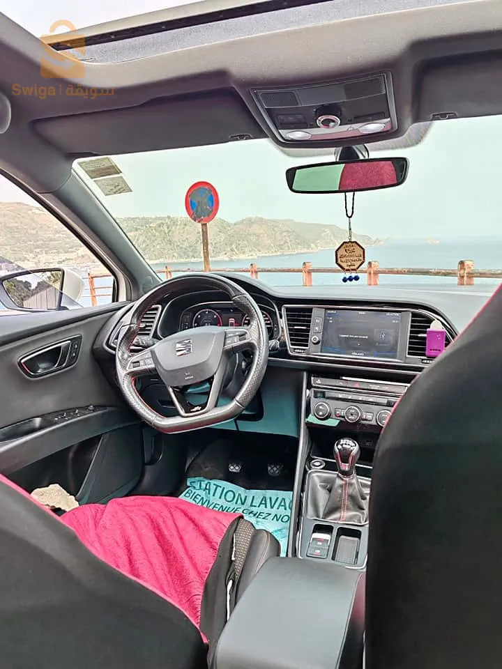 Leon anne 2018 50 005 DZD