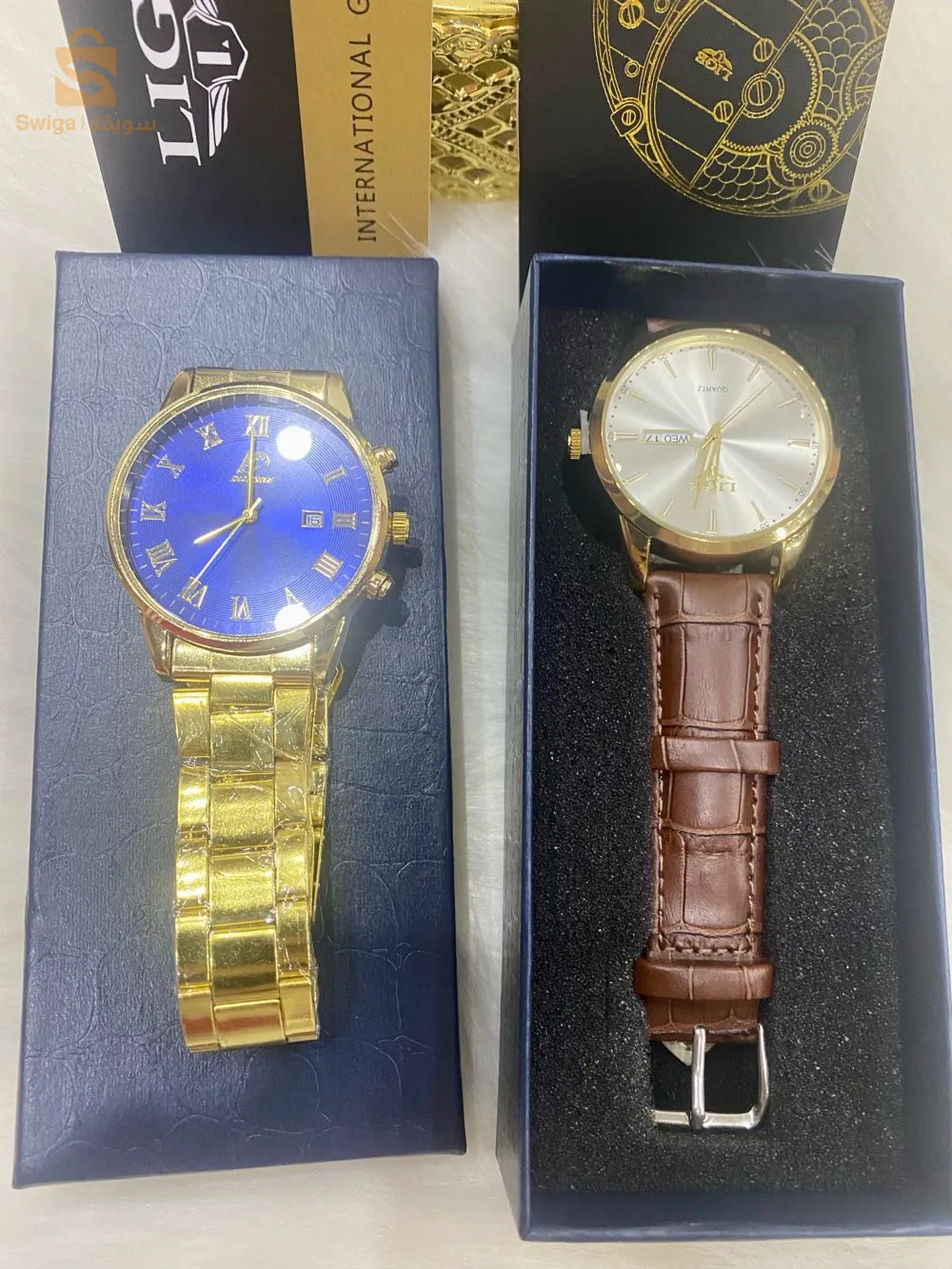 Watch Gold /blue 💙⚜️
watch white 🤍
etat 10/10
ne pas diutilisé