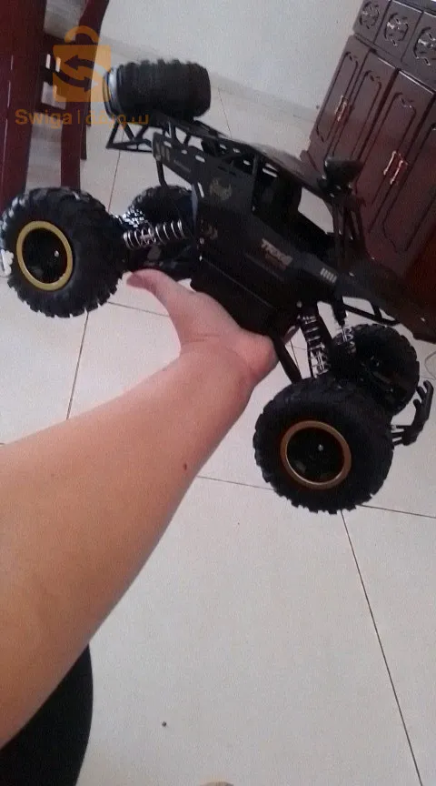 سيارة التحكم عن بعد على الطرق الوعرة للأطفال