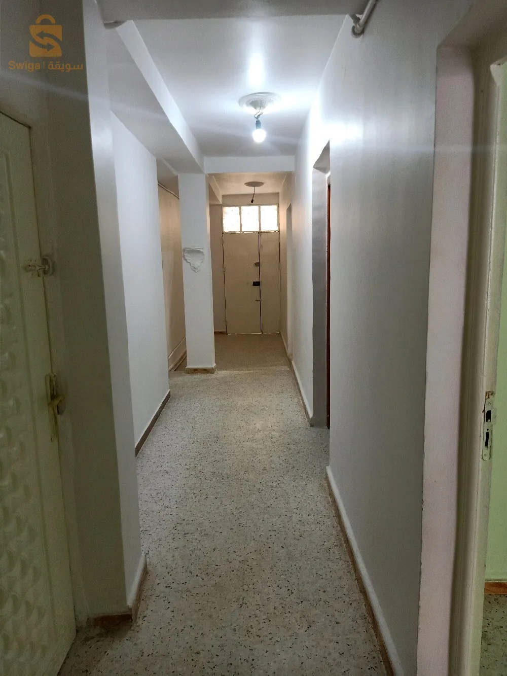 شقة للكراء الطابق الارضي الاطباء وللمشاريع الخاصة ليست لسكن فيها 3 غرف كبيرة مدخل يوجد باب وكراج