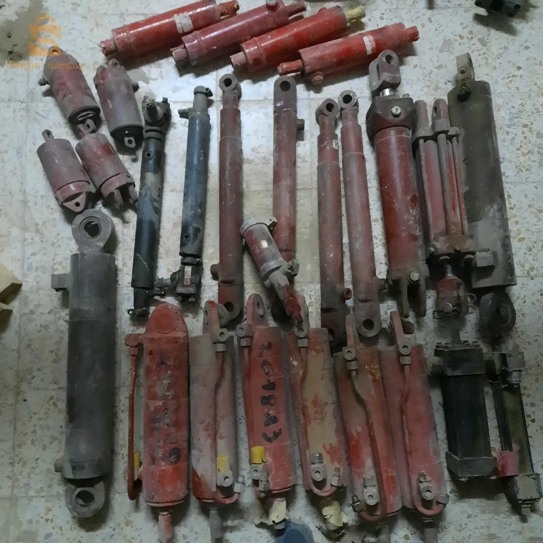 des vérins a l'huile et a hair