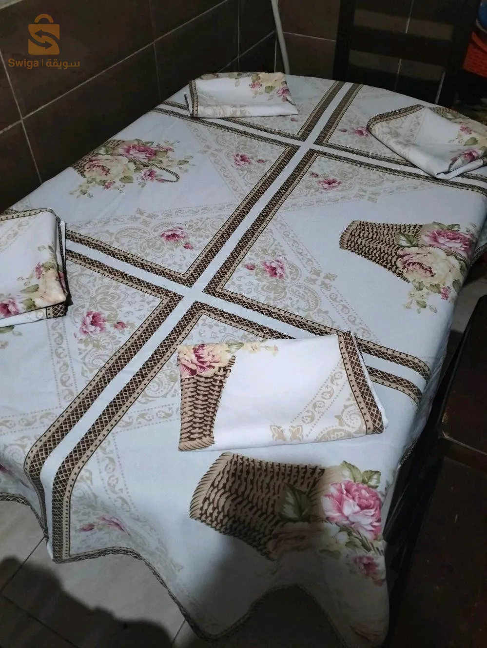 اغطية و ملابس نساء