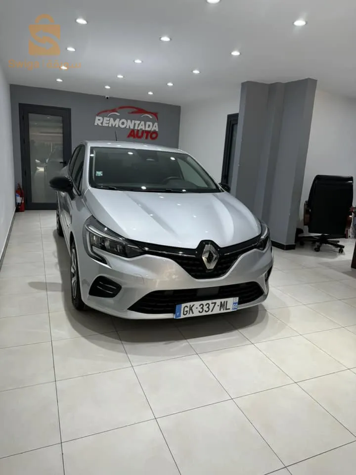 RENAULT CLIO 2022
