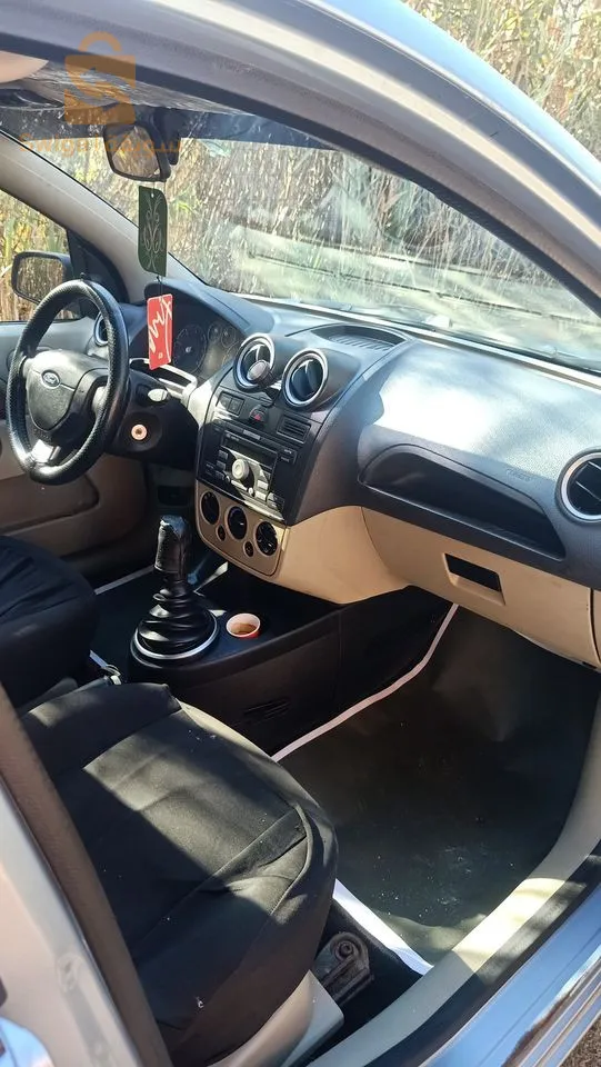 Fiesta 14 HDi la tout 2006 104 DZD