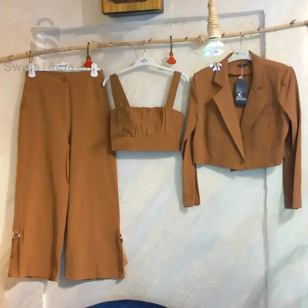 ملابس نسائية