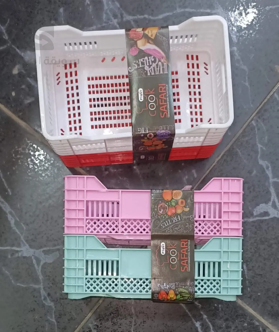 اواني بلاستيكية