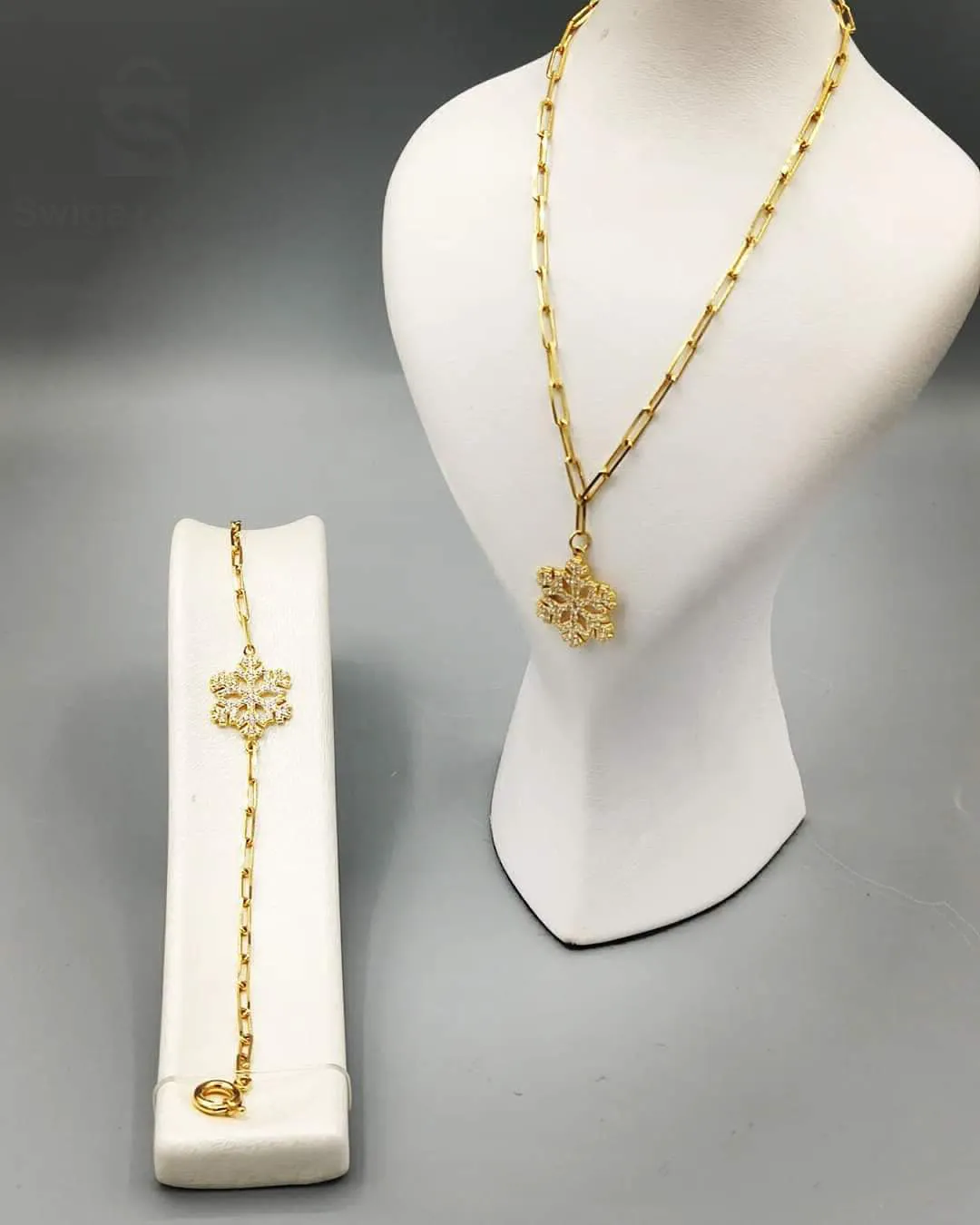 Gold jewelry