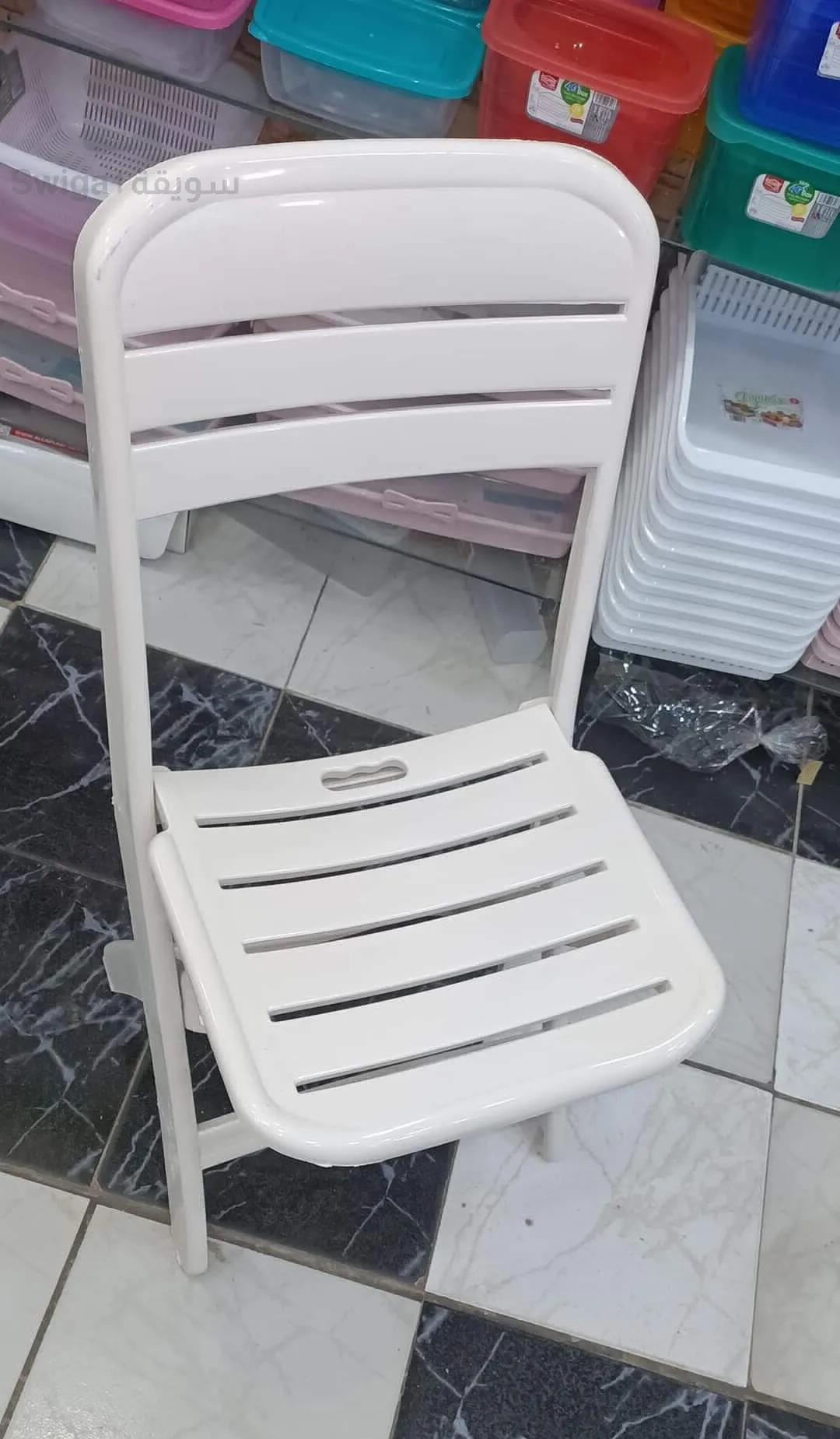 اواني بلاستيكية