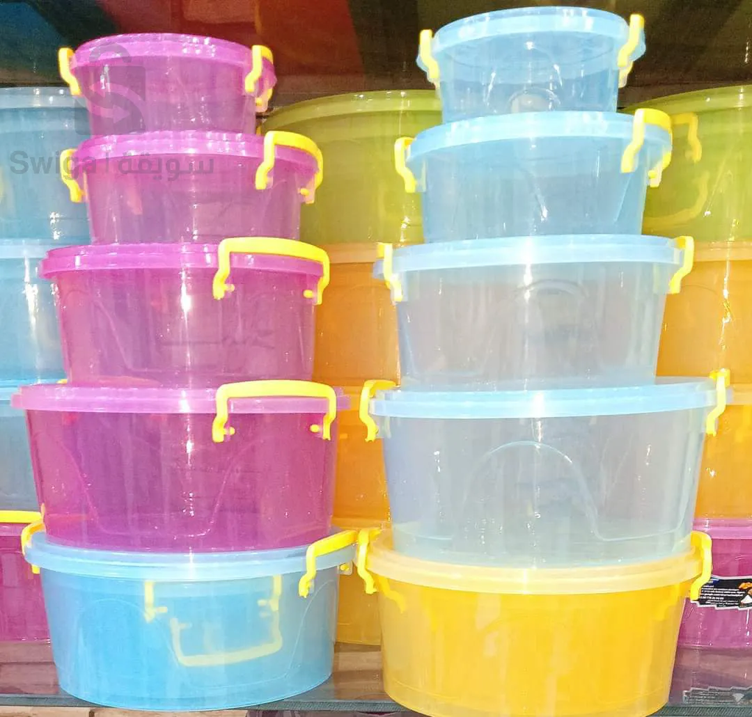 اواني بلاستيكية