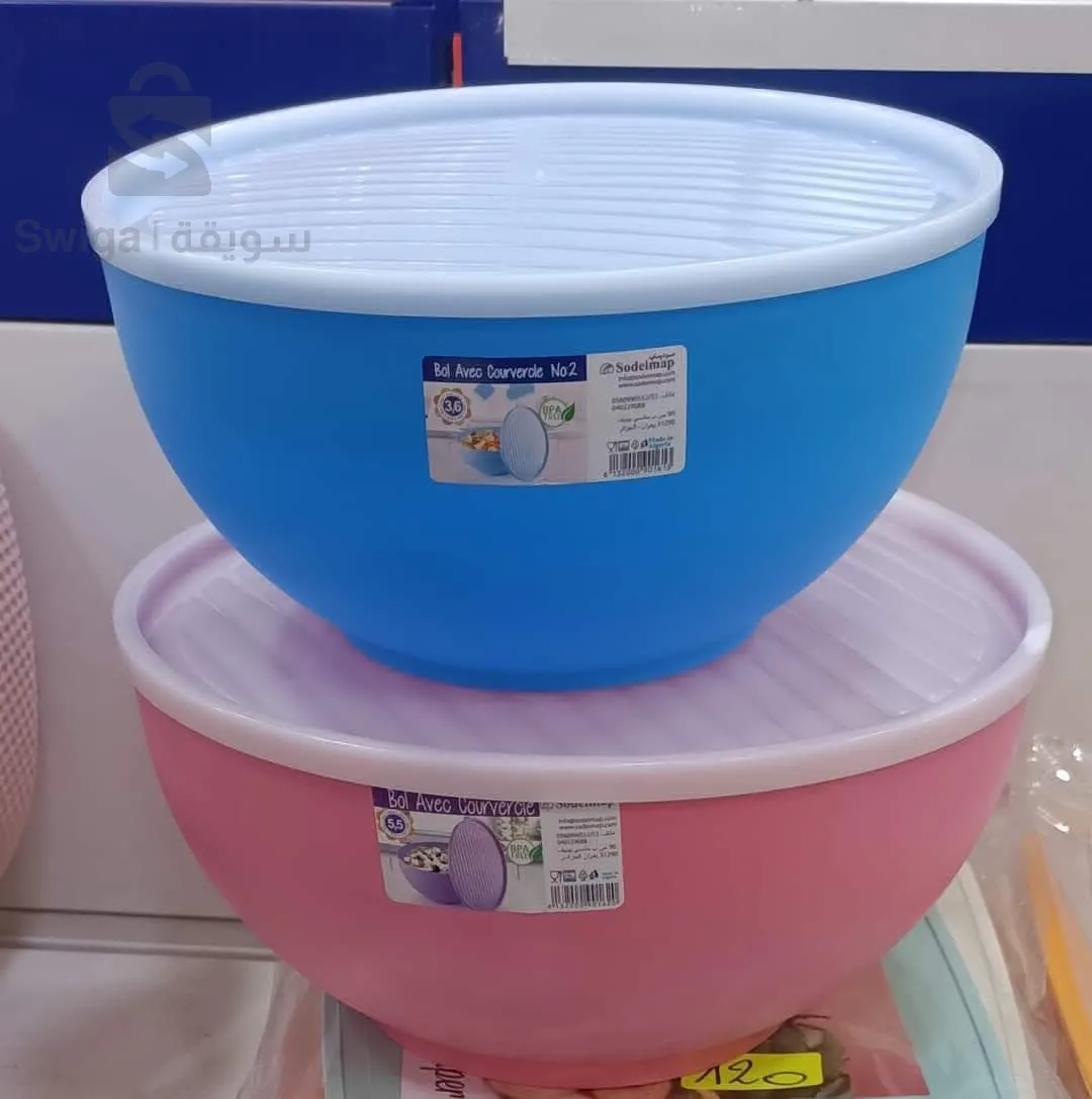 اواني بلاستيكية