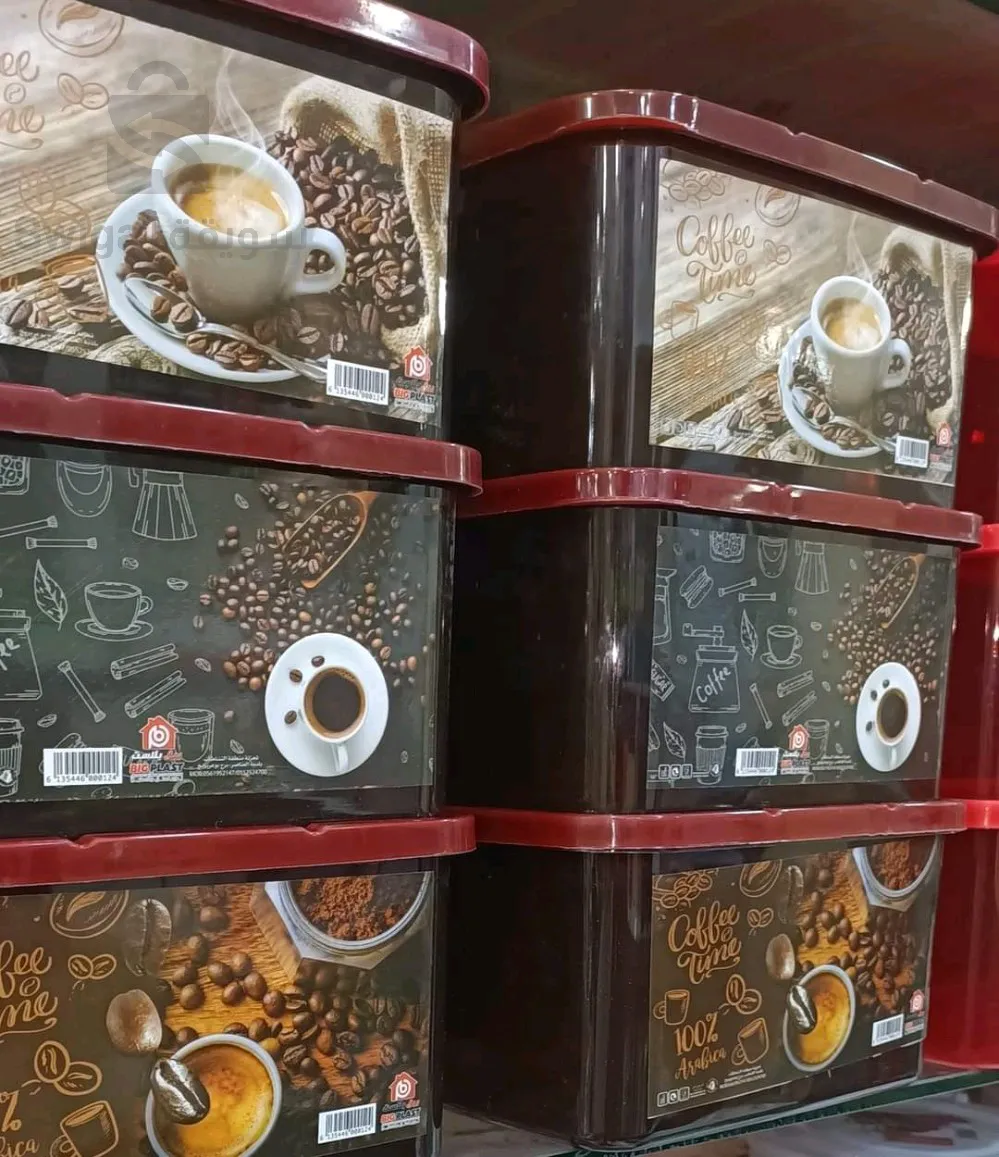 اواني بلاستيكية