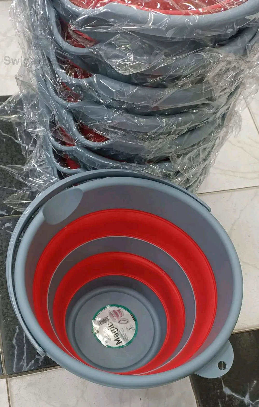 اواني بلاستيكية