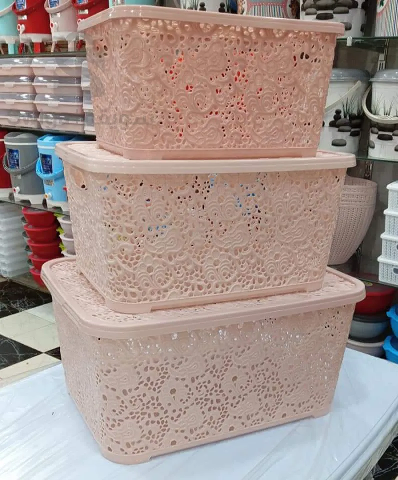 اواني بلاستيكية