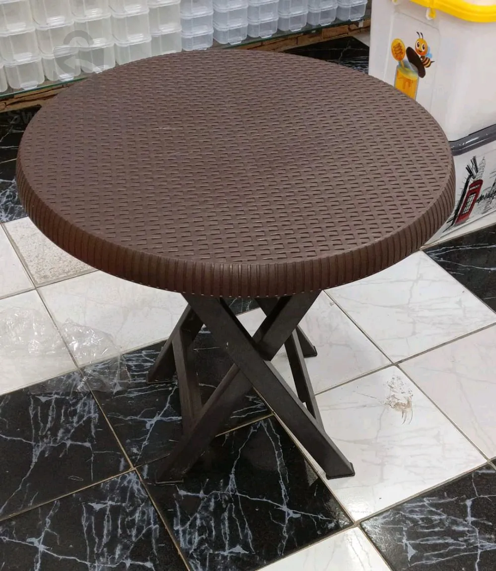 اواني بلاستيكية