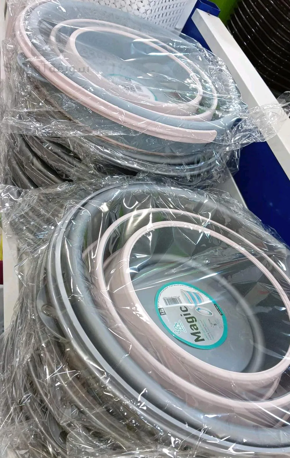 اواني بلاستيكية