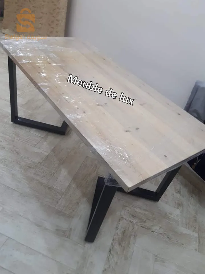 طاولات حسب الطلب