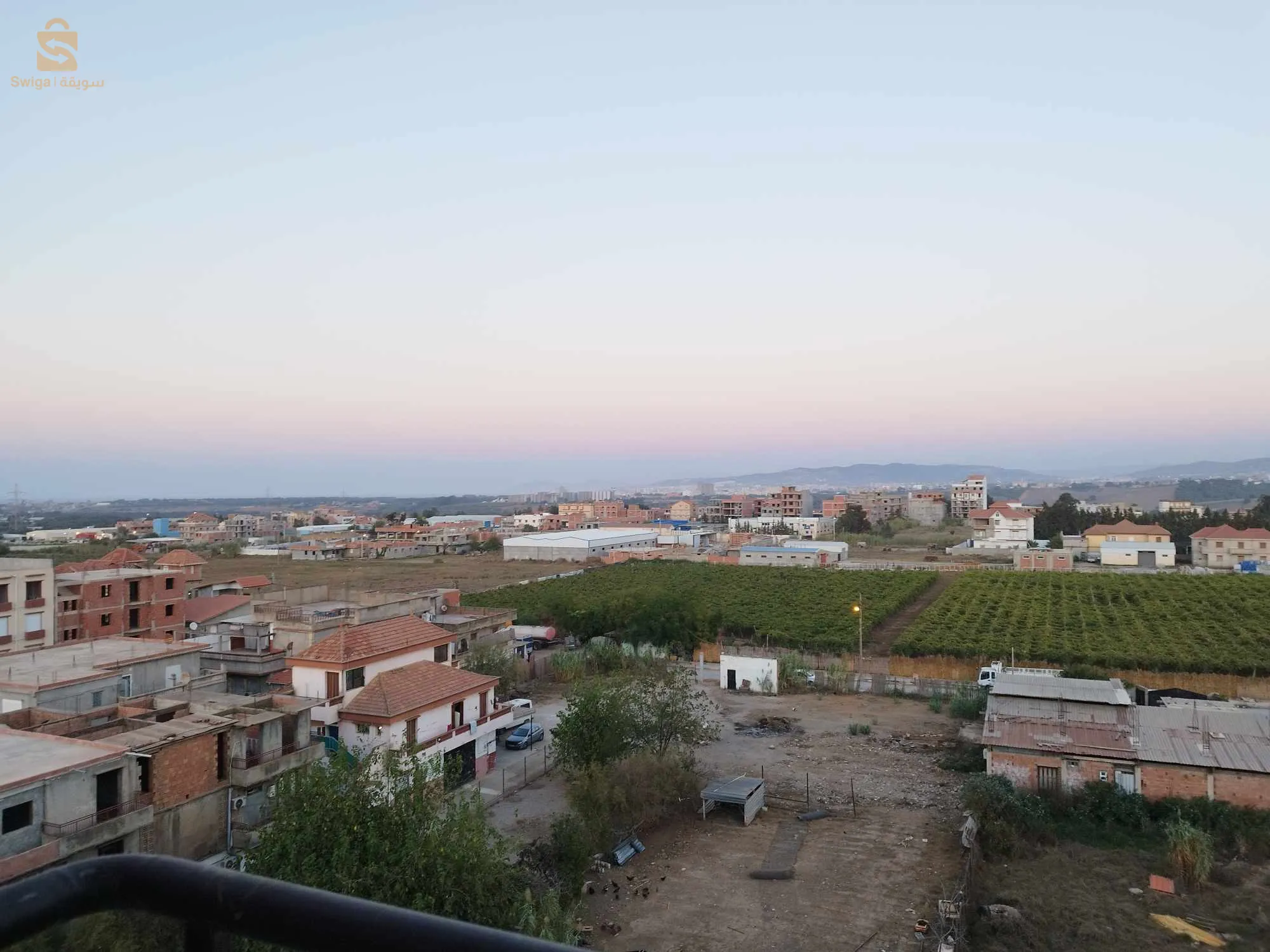 شقة ذات ثلاث غرف