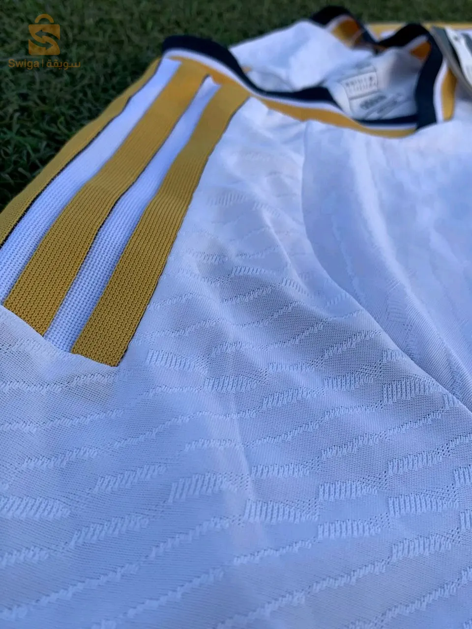 t-shirt Real Madrid 2024 simple et personnalisé