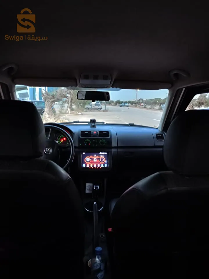 Fabia 2013 roul 278 zro peinture avec camra et DVD offre 220