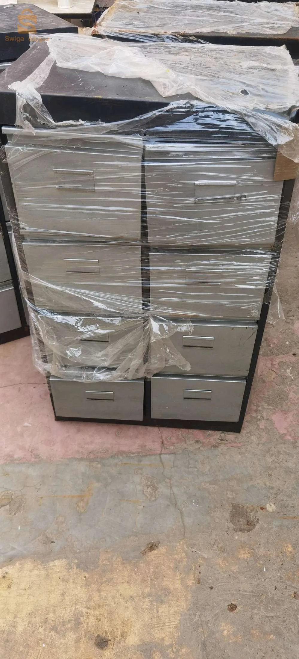 Armoire métallique neuf