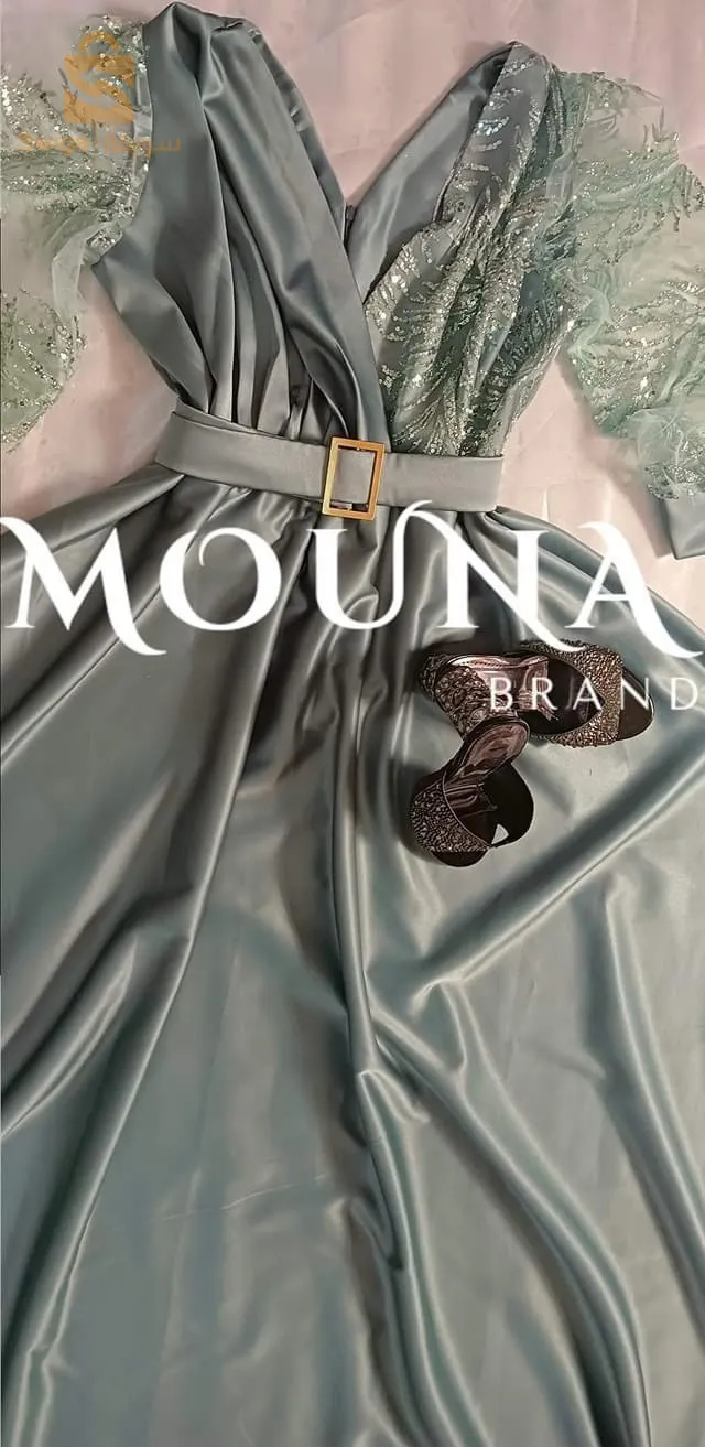 بيع الملابس بالجملة والتجزئة