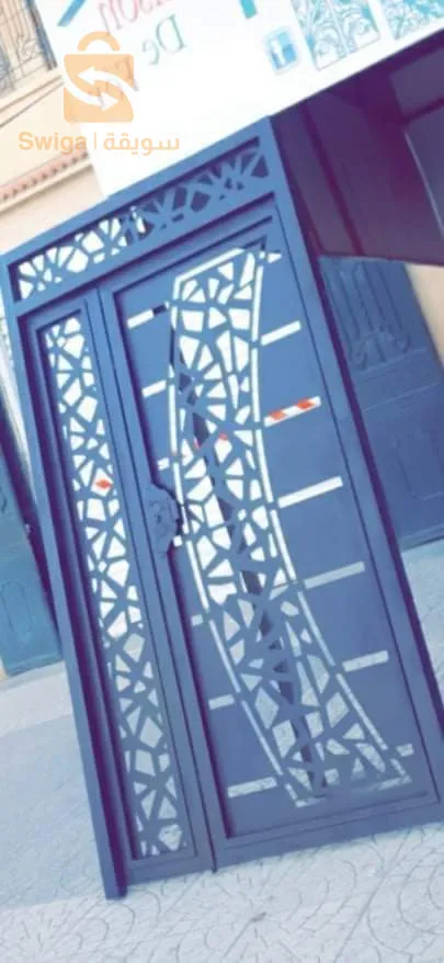 صناعة وتركيب أبواب وحواجز السلالم الحديدية حسب مقياس منزلك مع خدمة التوصيل والتركيب