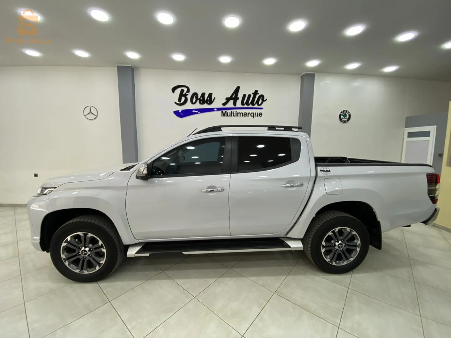 L 200   2022 56000 km tout option