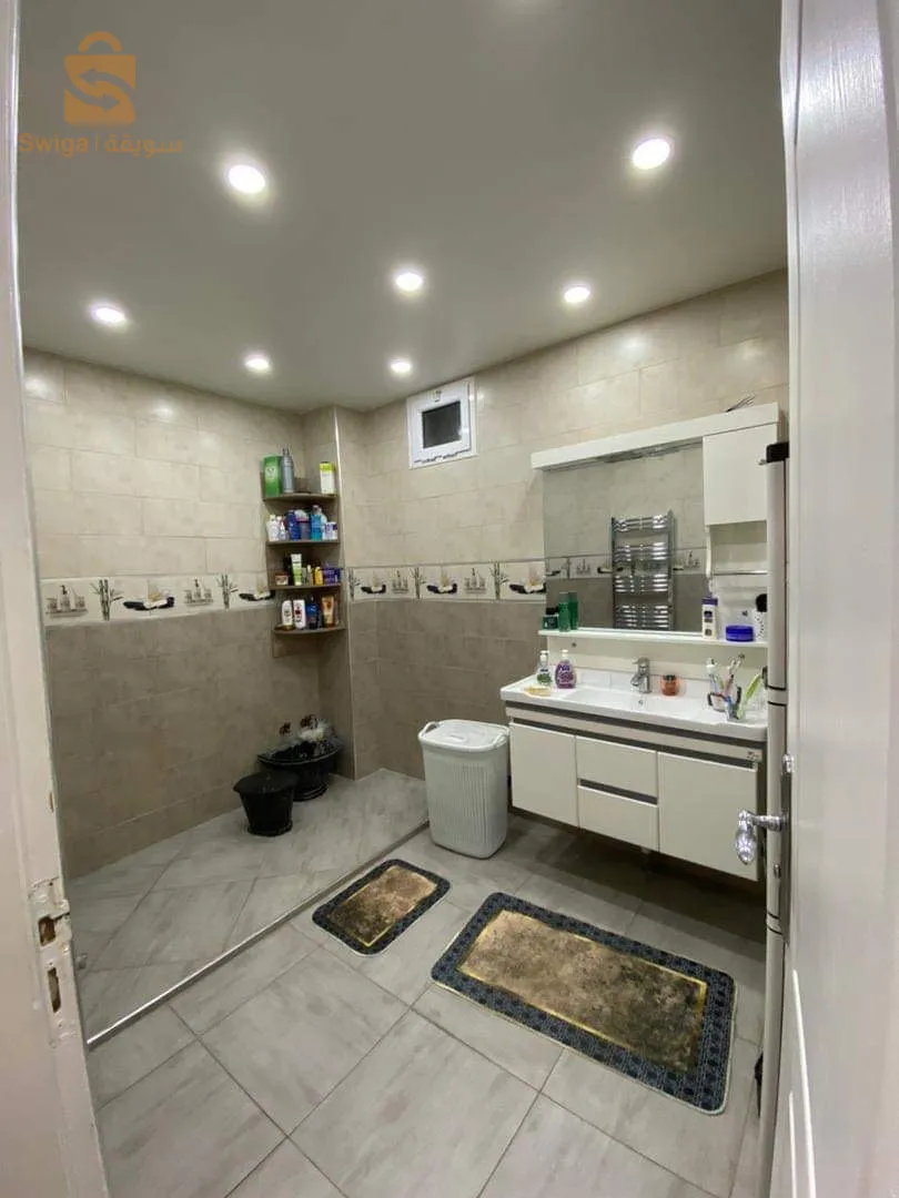 شفة F4 للبيع