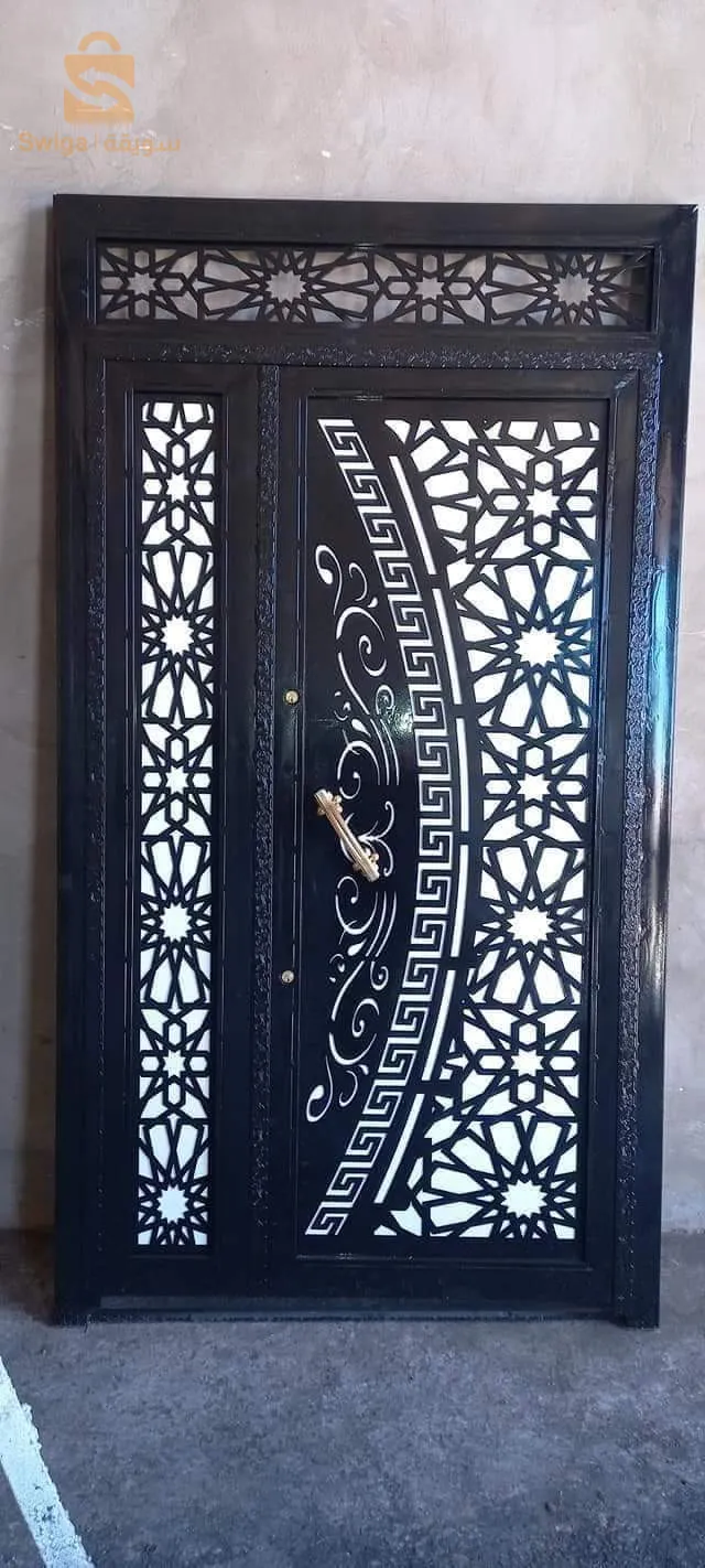 صناعة وتركيب أبواب وحواجز السلالم الحديدية حسب مقياس منزلك مع خدمة التوصيل والتركيب
