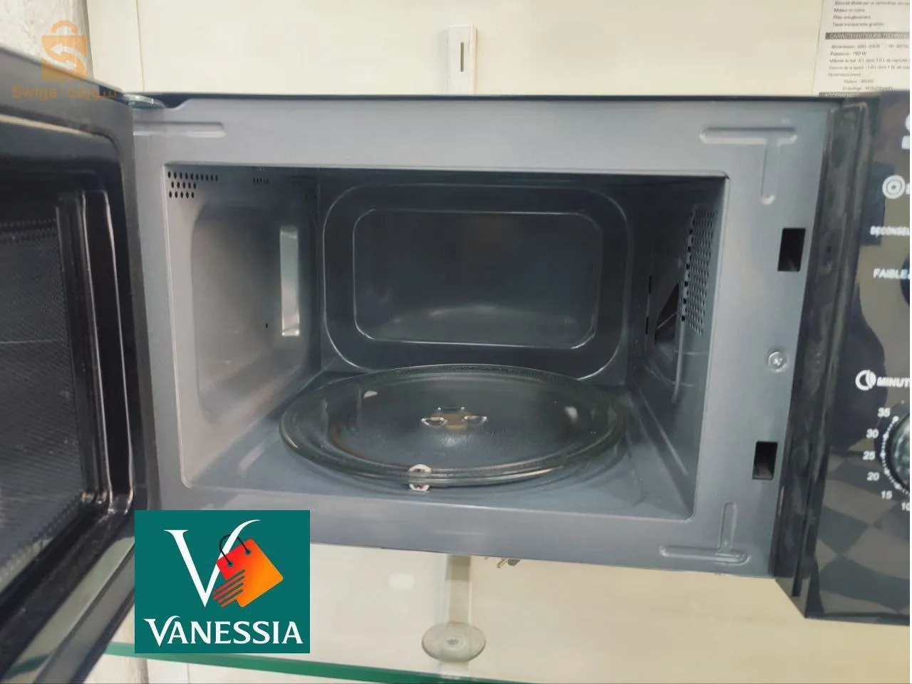 Micro onde de la marque cobra