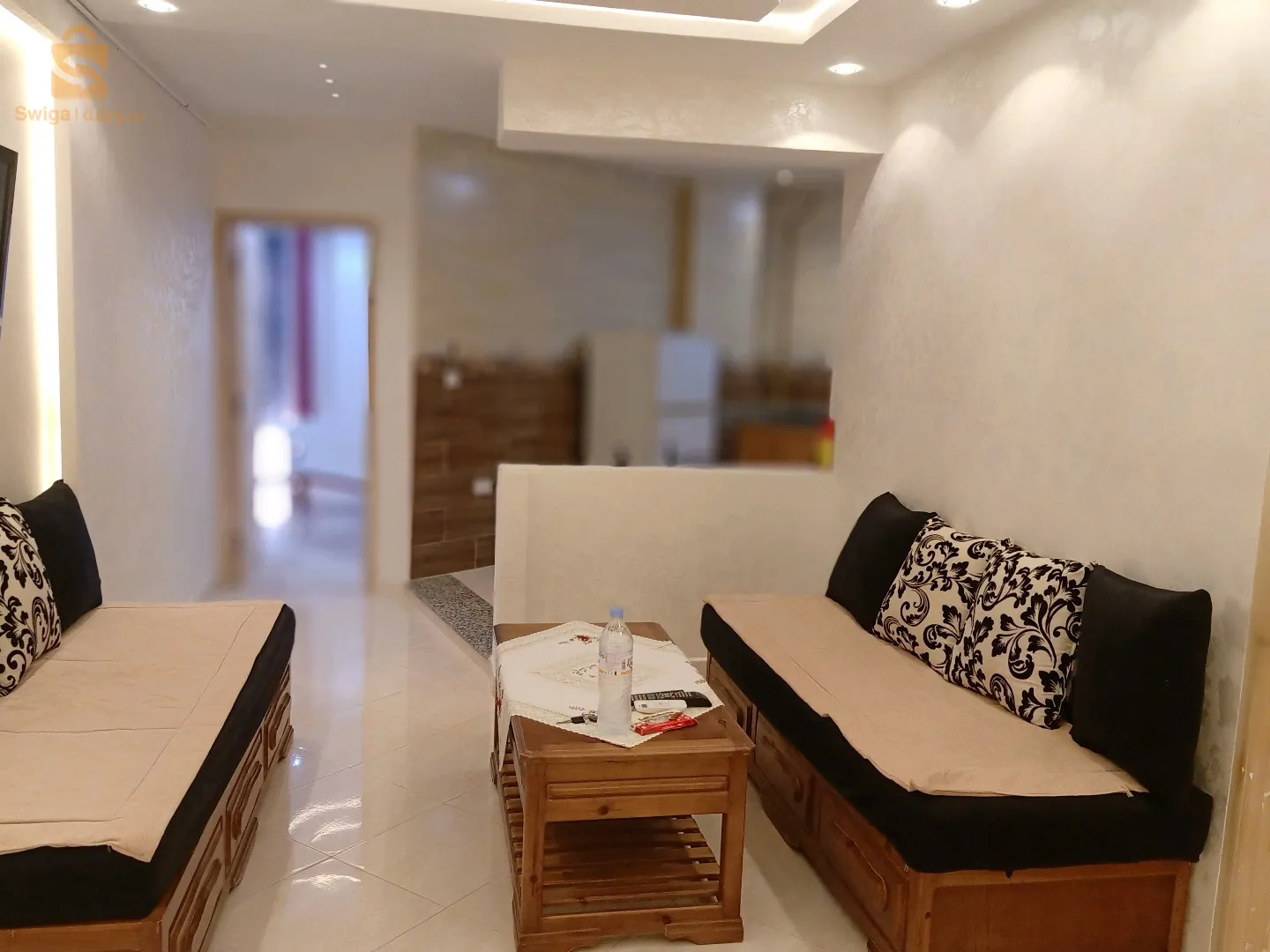 سلام عليكم لدينا شقق للكراء مفروشة فيها كل متطلبات الحياة  (( للعائلات  فقط)) شكرا