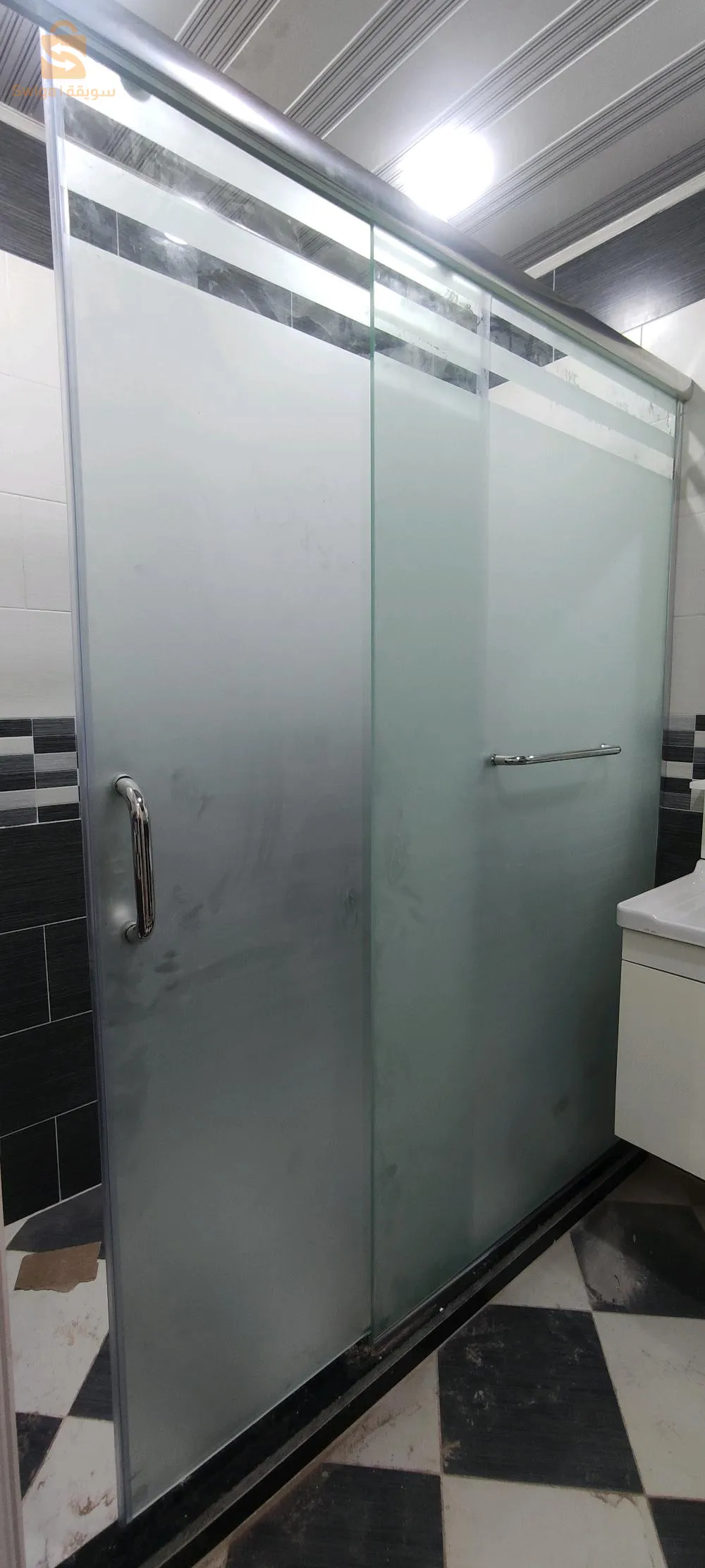 façade envers trempé