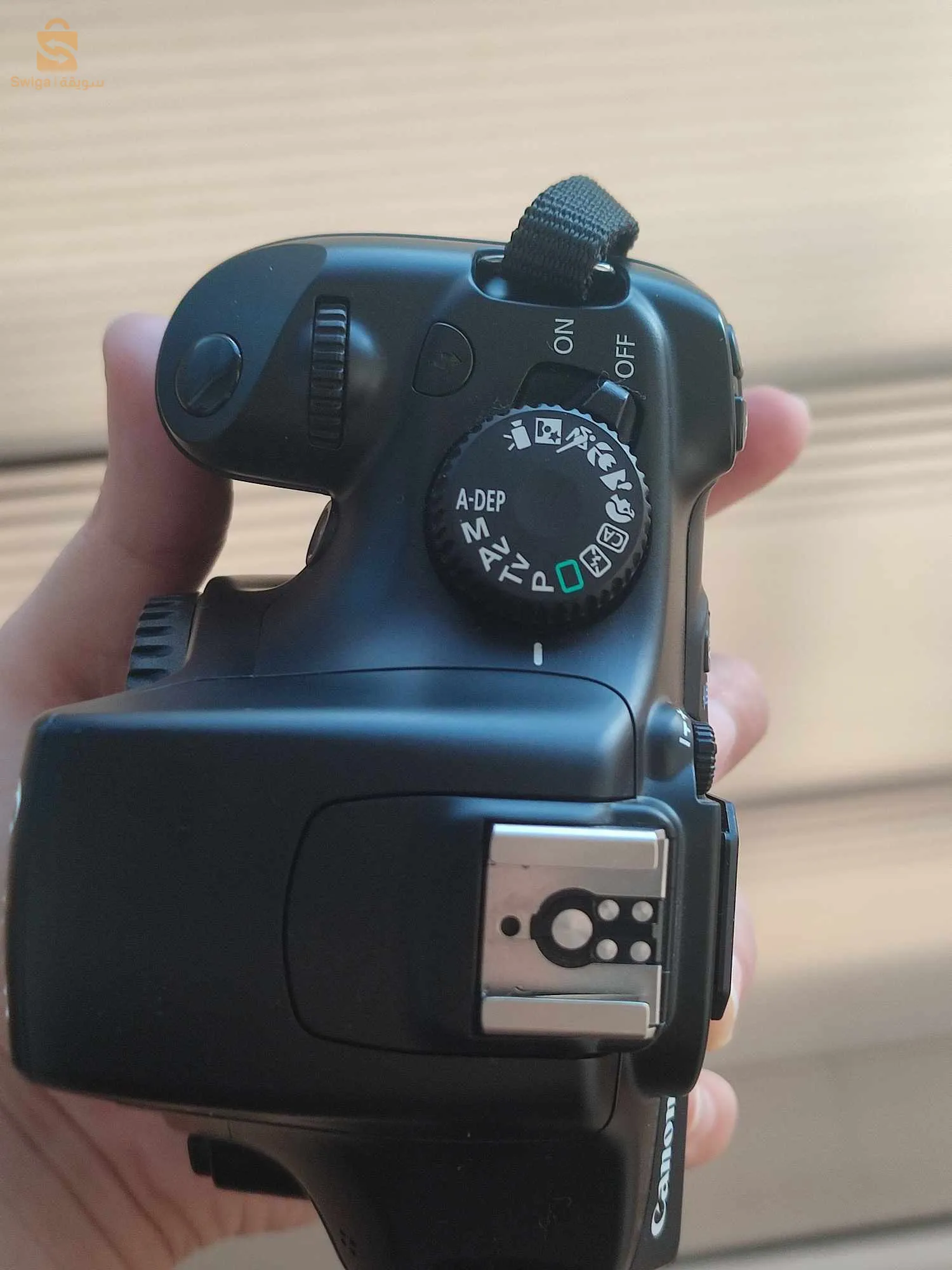 كاميرا كانون 1100 D