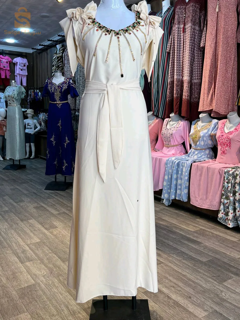 ملابس نسائية