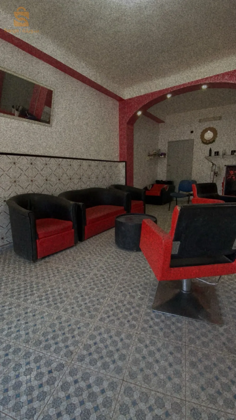 محل حلاقة مجهز للكراء