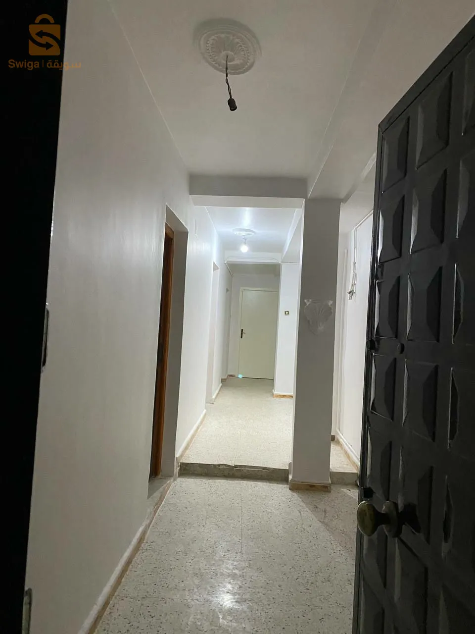 شقة للكراء الطابق الارضي الاطباء وللمشاريع الخاصة ليست لسكن فيها 3 غرف كبيرة مدخل يوجد باب وكراج