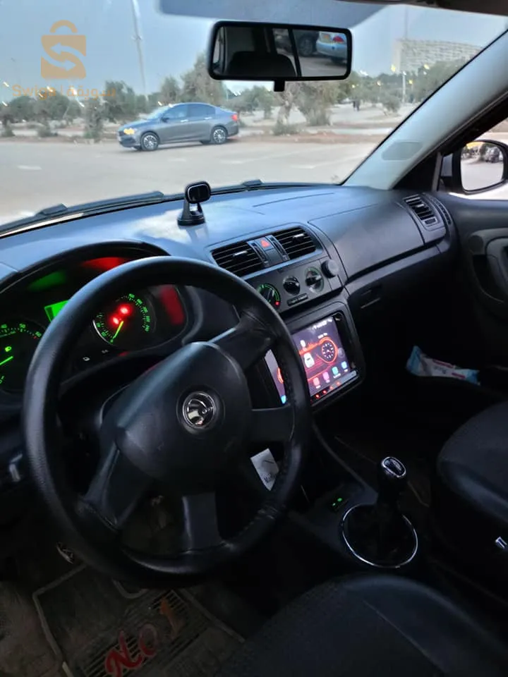 Fabia 2013 roul 278 zro peinture avec camra et DVD offre 220