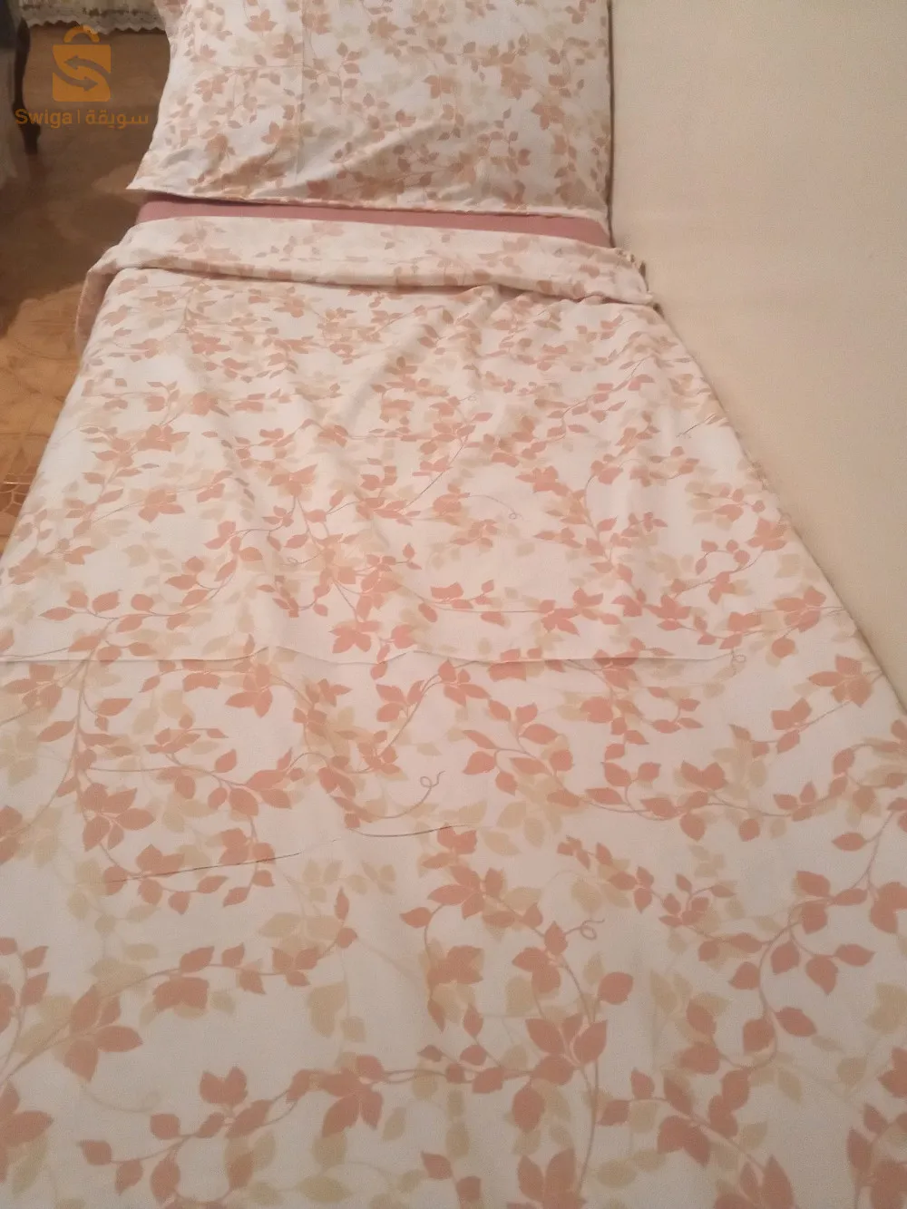اغطية و ملابس نساء